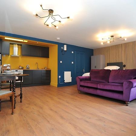 Beechurst Serviced Apartments เชลเทนแฮม ภายนอก รูปภาพ