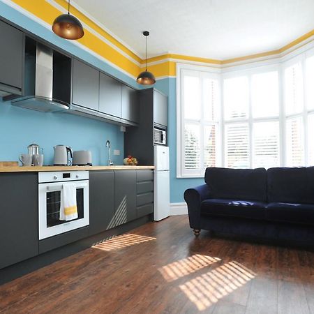Beechurst Serviced Apartments เชลเทนแฮม ภายนอก รูปภาพ