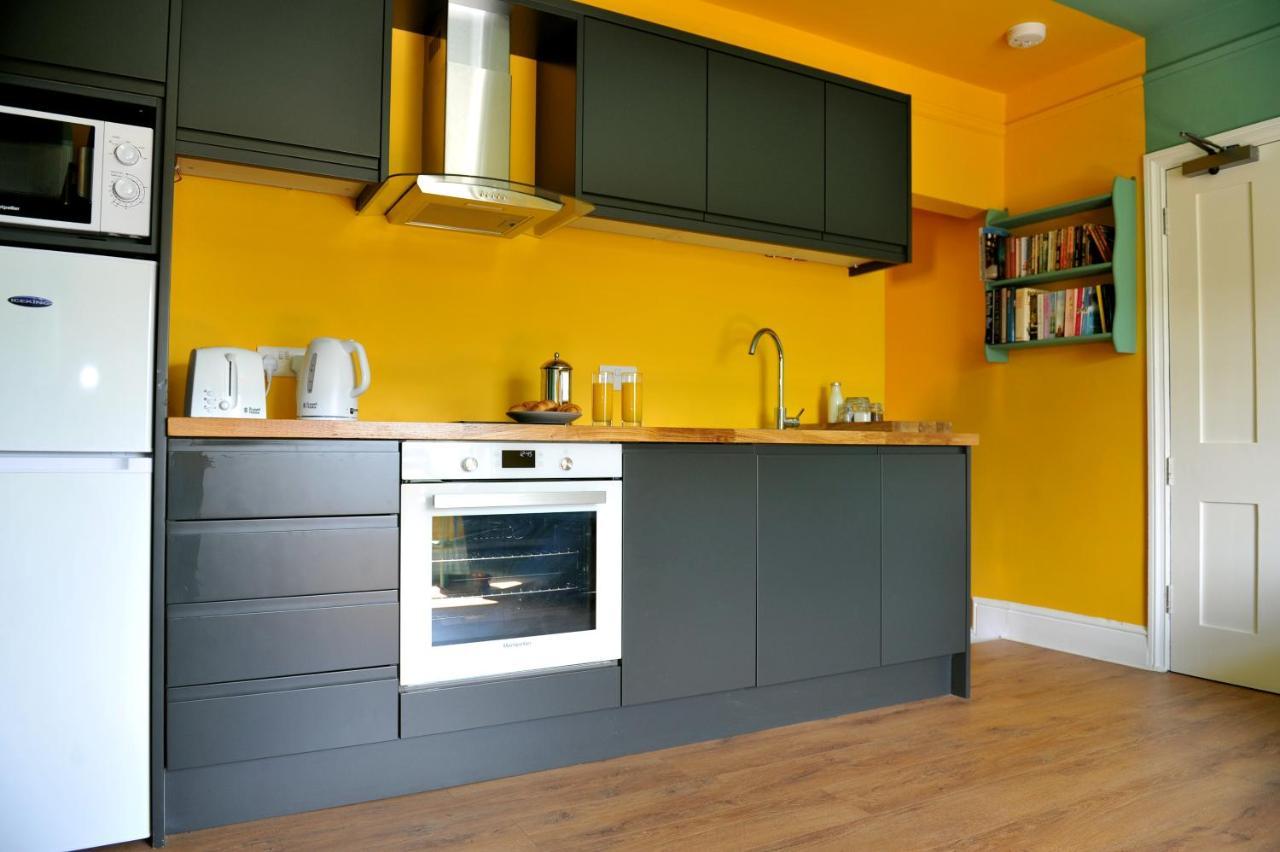 Beechurst Serviced Apartments เชลเทนแฮม ภายนอก รูปภาพ