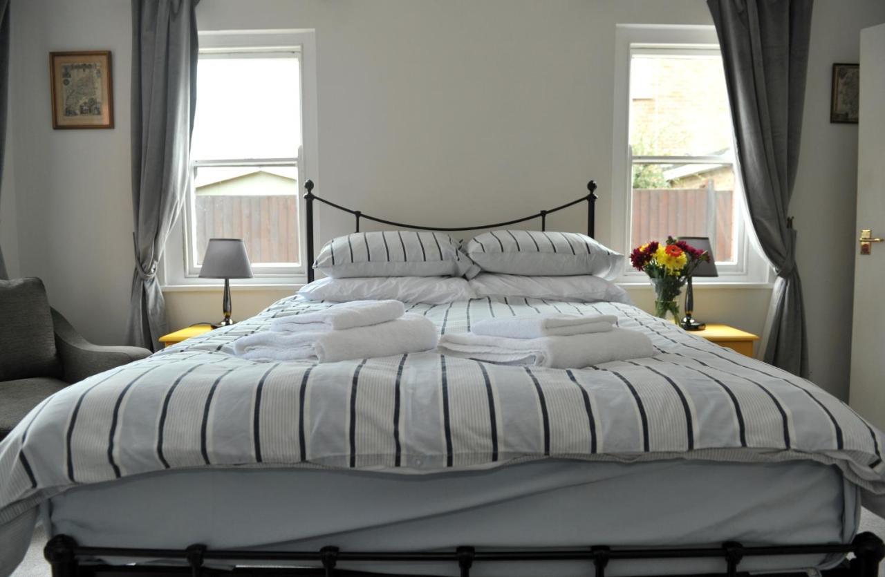 Beechurst Serviced Apartments เชลเทนแฮม ภายนอก รูปภาพ