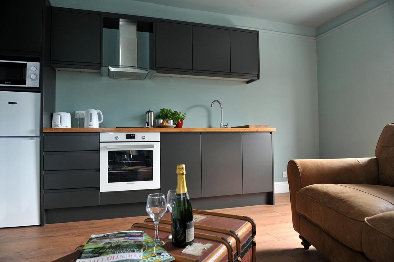 Beechurst Serviced Apartments เชลเทนแฮม ภายนอก รูปภาพ