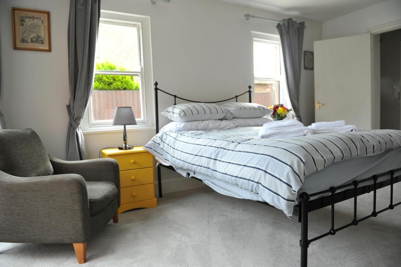 Beechurst Serviced Apartments เชลเทนแฮม ภายนอก รูปภาพ
