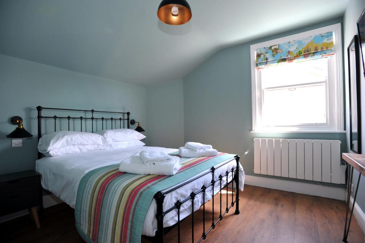 Beechurst Serviced Apartments เชลเทนแฮม ภายนอก รูปภาพ