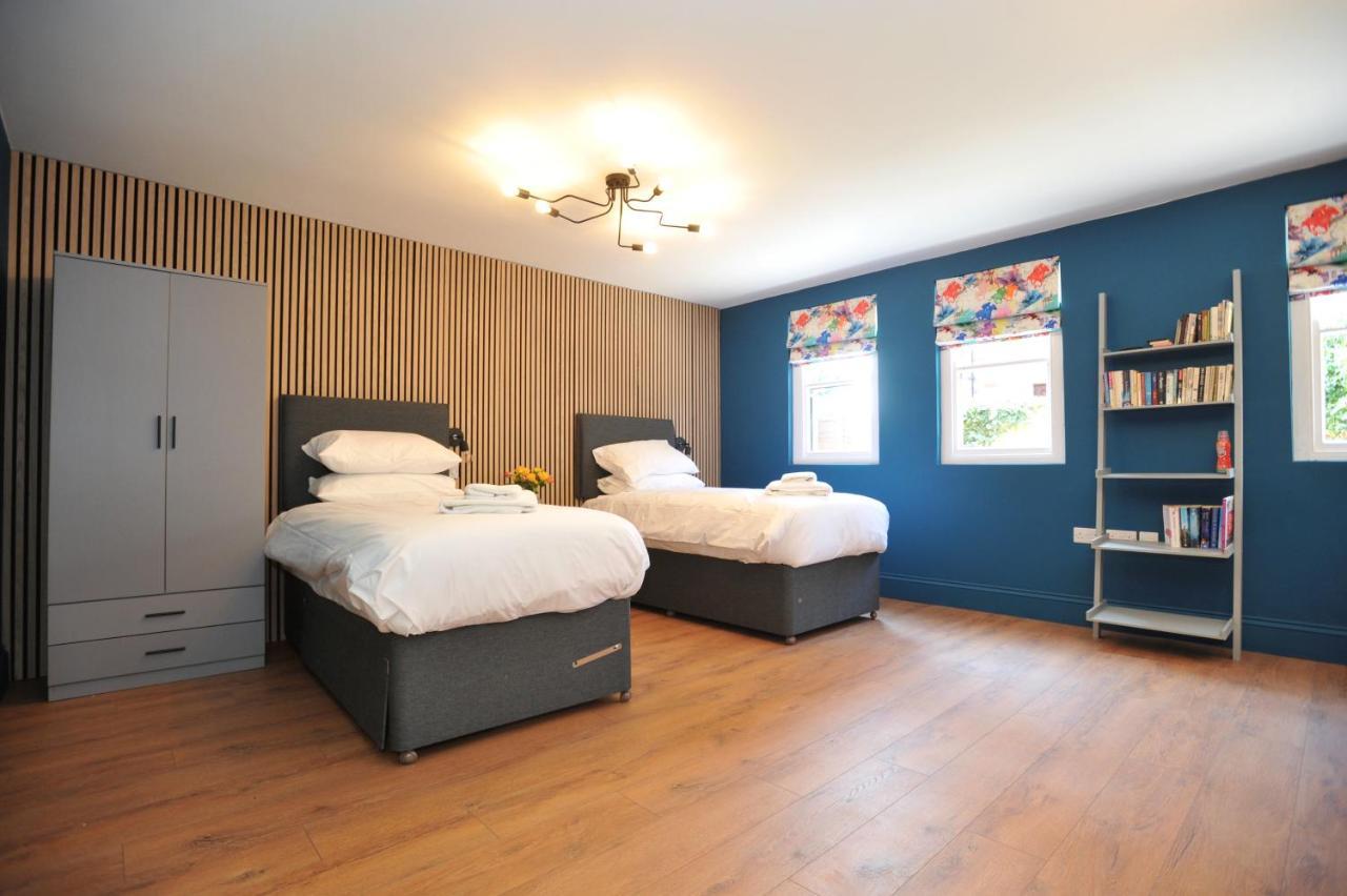 Beechurst Serviced Apartments เชลเทนแฮม ภายนอก รูปภาพ