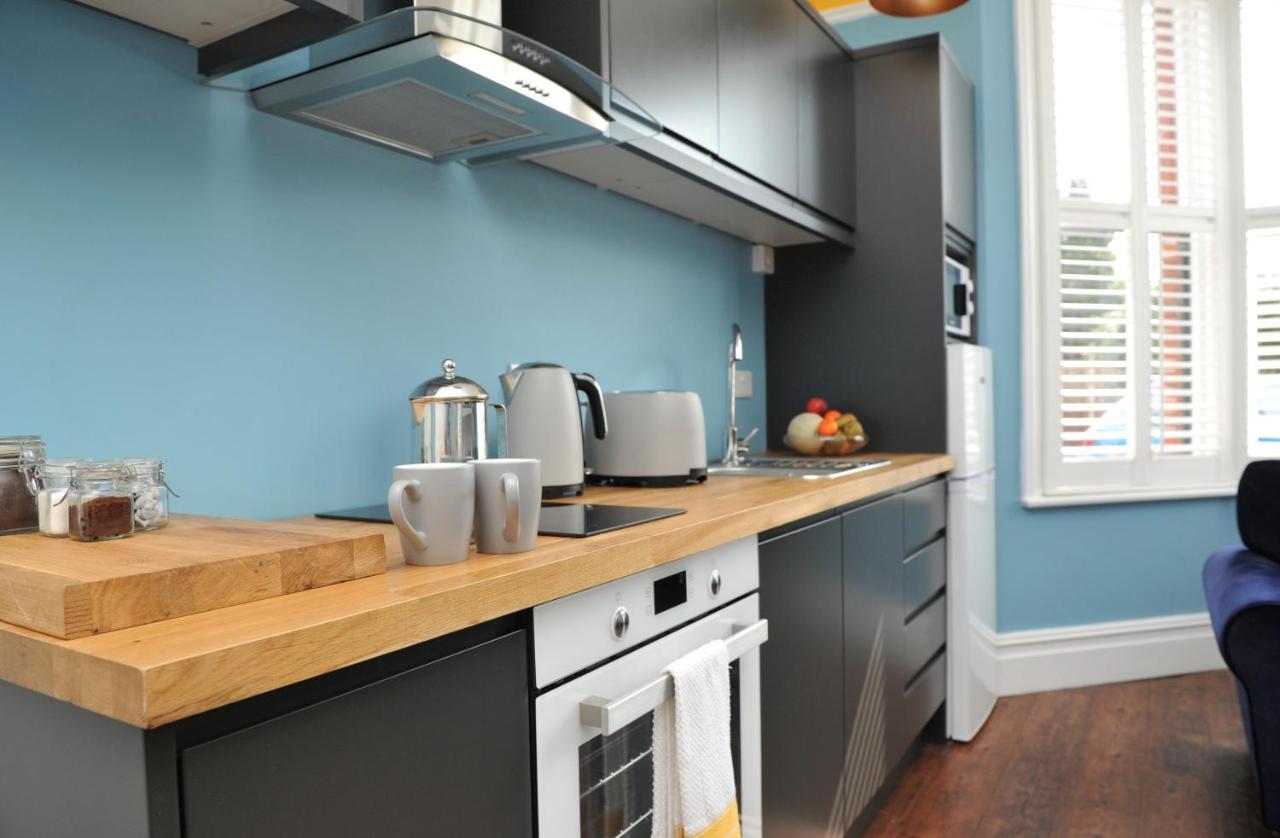 Beechurst Serviced Apartments เชลเทนแฮม ภายนอก รูปภาพ